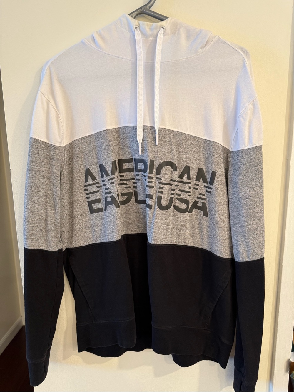 American Eagle Outfitters Men’s Colorblock Hoodie — White, Gray, Black